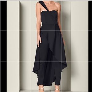 Brand new jumpsuit IN BLACK ONLY.